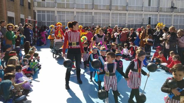 El colegio Salesianos de Cádiz celebra el Carnaval