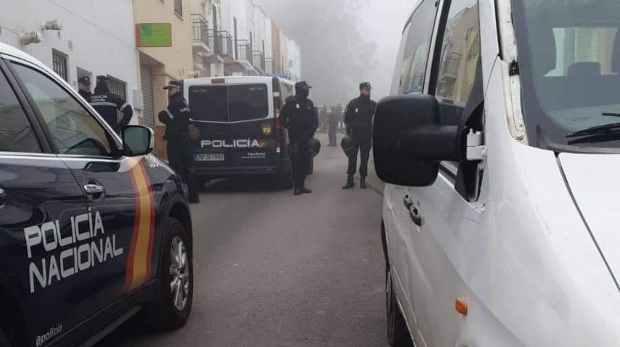 Intervención policial en Coria del Río