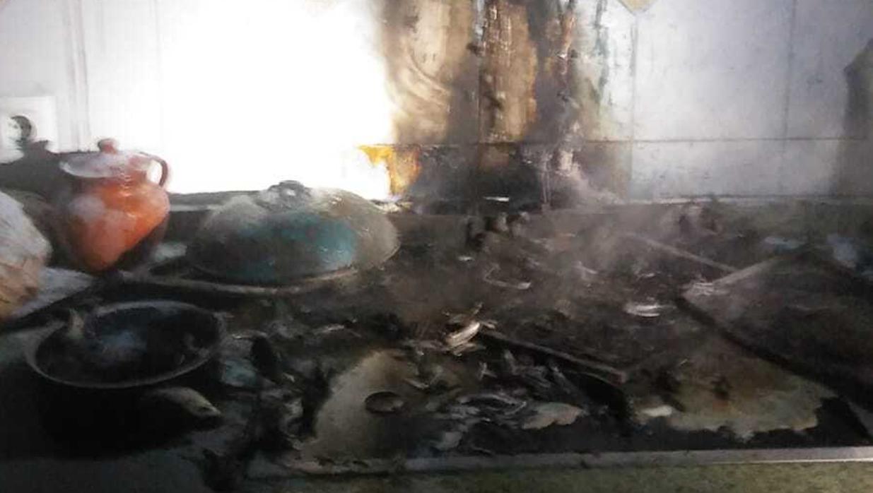 Estado en el que quedó la cocina tras el incendio.