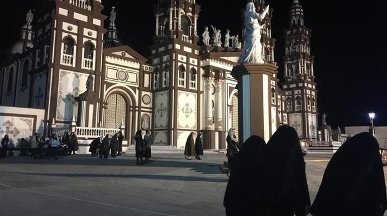 Monjas en el Palmar de Troya