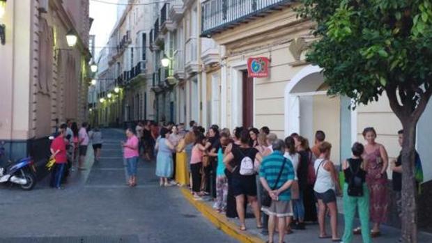 Este martes comienzan los paros parciales de UGT en Servicios Sociales en Cádiz