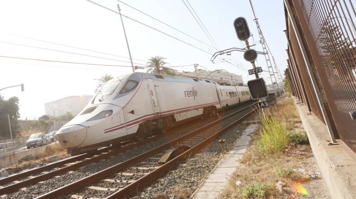 Renfe incrementa con dos trenes diarios la oferta para viajar entre Cádiz y Madrid