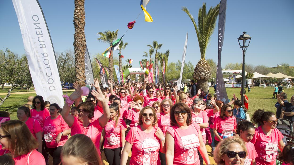 La Carrera Rosa de la Mujer de Los Palacios y Villafranca celebra este domingo su cuarta edición