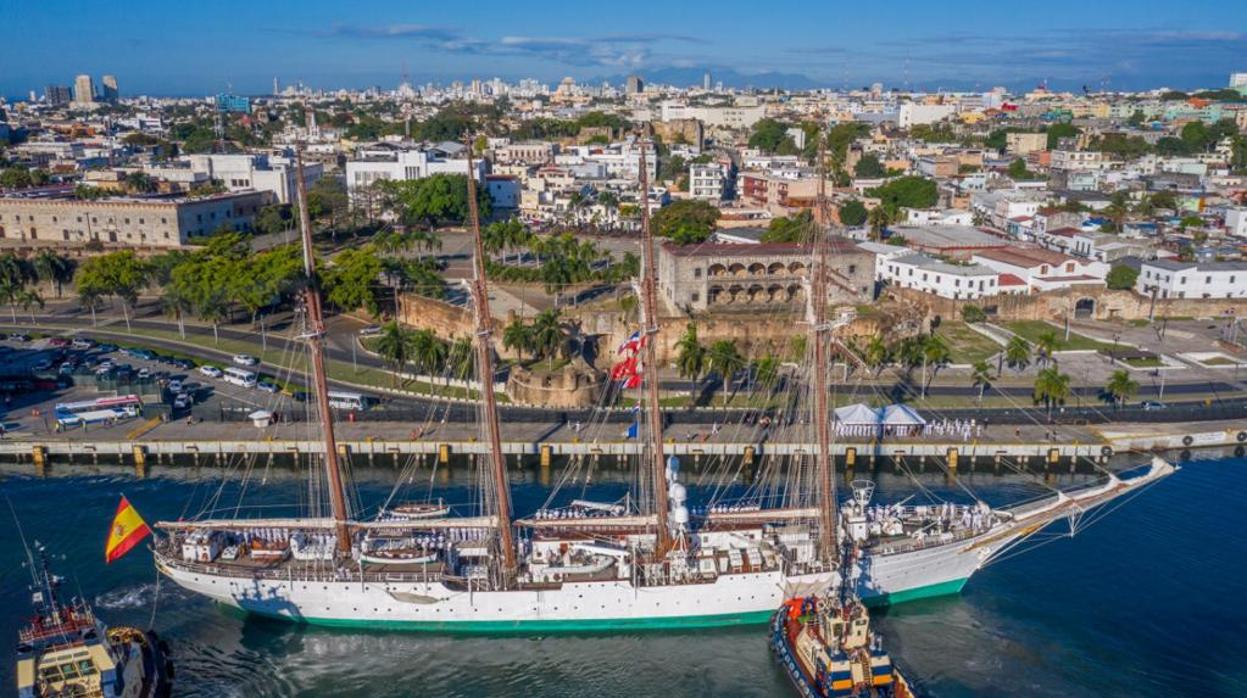 El Juan Sebastián de Elcano hace escala en SantoDomingo