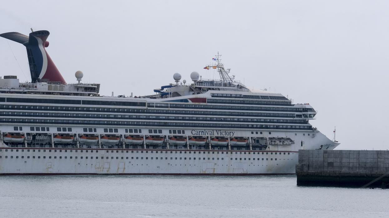 Los cruceros no podrán atracar en puertos españoles por el coronavirus.