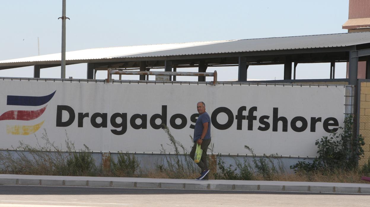 Salida de trabajadores de la planta de Dragados Offshore en Puerto Real