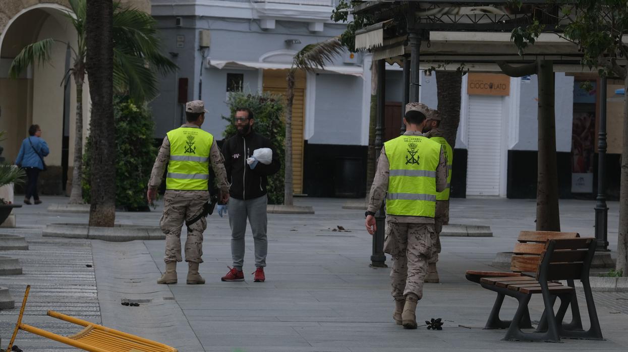 Militares desplegados en las calles por el coronavirus