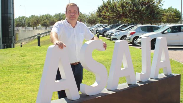 Agricultores y ganaderos trabajan al cien por cien y «no habrá desabastecimiento»