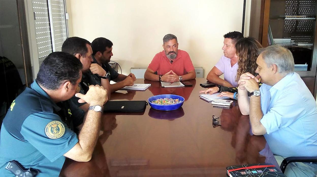 Rubén Pérez presidiendo una reunión en una foto de archivo