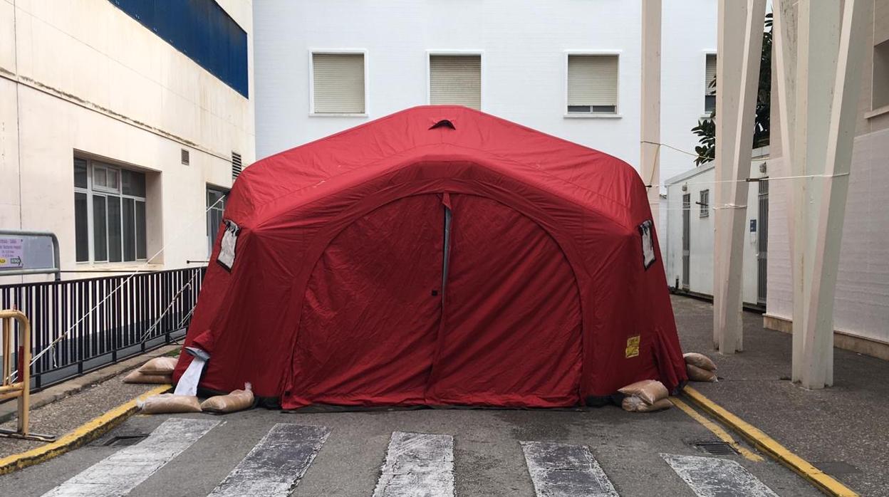 La atención urgente en el Hospital Puerta del Mar de Cádiz será en la carpa roja