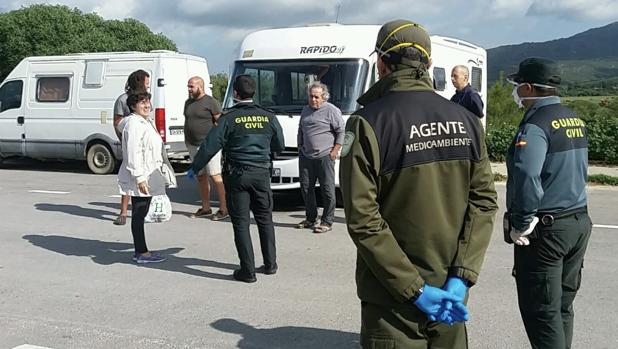 Ordenan el desalojo de 33 autocaravanas estacionadas en el Parque Natural del Estrecho