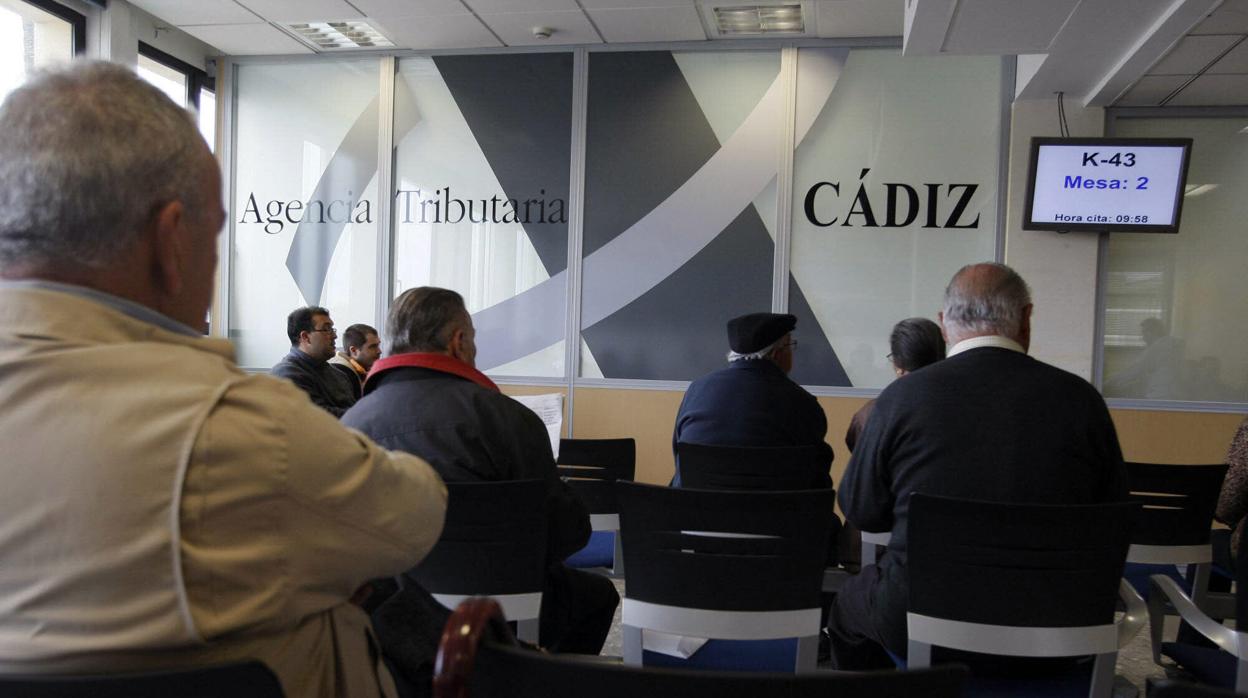 Interior de la Agencia Tributaria de Cádiz