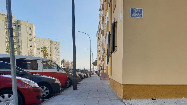 Un residente de la Avenida Constitución de San Fernando denuncia a sus vecinos por «poner música y cantar»