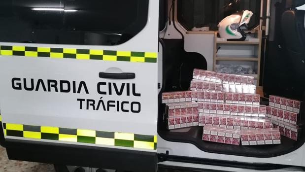 La Guardia Civil de Utrera interviene 500 cajetillas de tabaco de contrabando