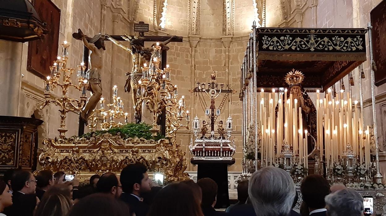 Los titulares de la hermandad de la Vera Cruz en otro Jueves Santo