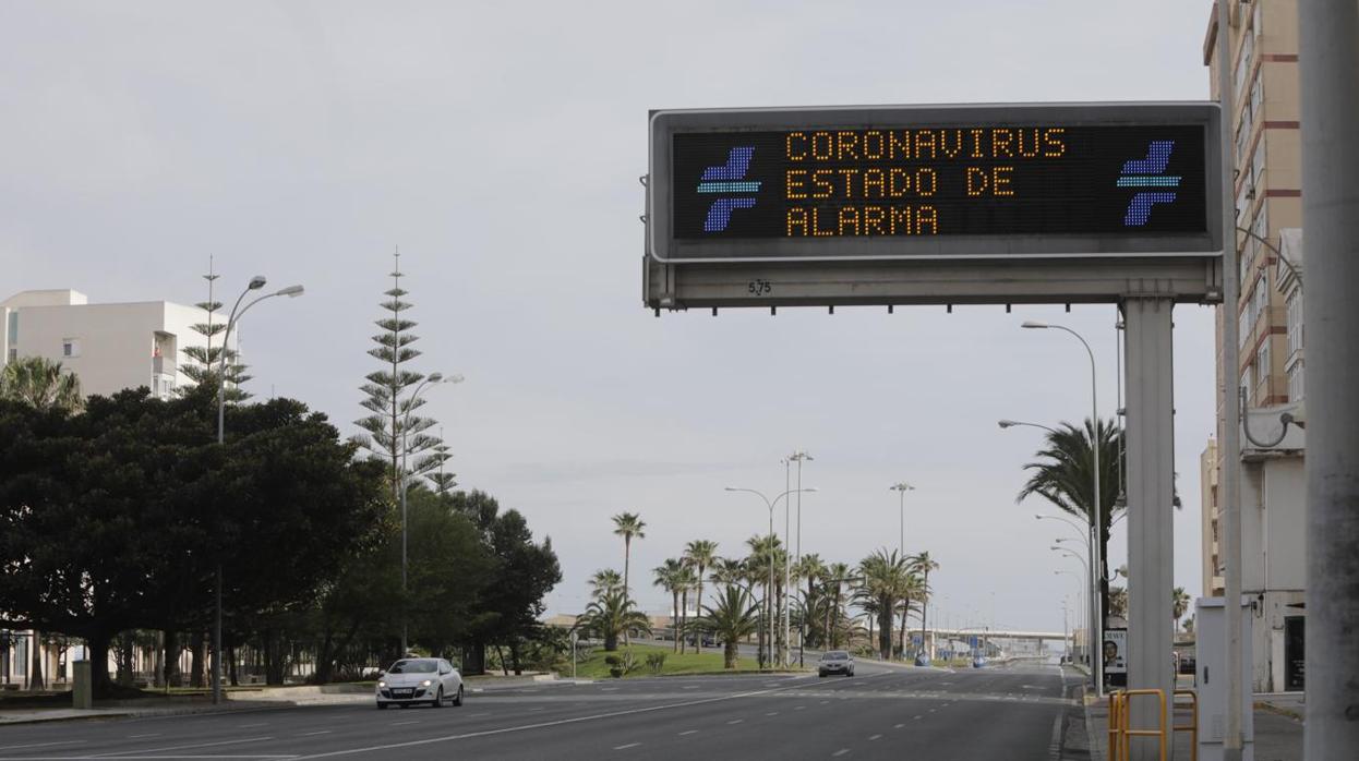 Foto de la entrada a Cádiz por San Fernando y el puente Carranza hace escasos días.