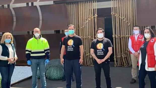 El equipo de Ángel León y Lu dará 230 comidas diarias en El Puerto