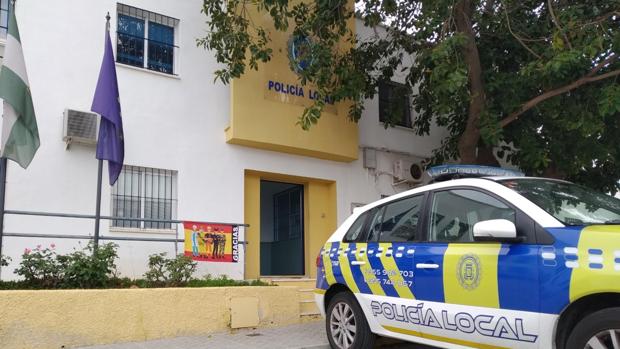 Un detenido y cuatro denunciados tras celebrar una fiesta con bebidas en una vivienda de Mairena del Alcor