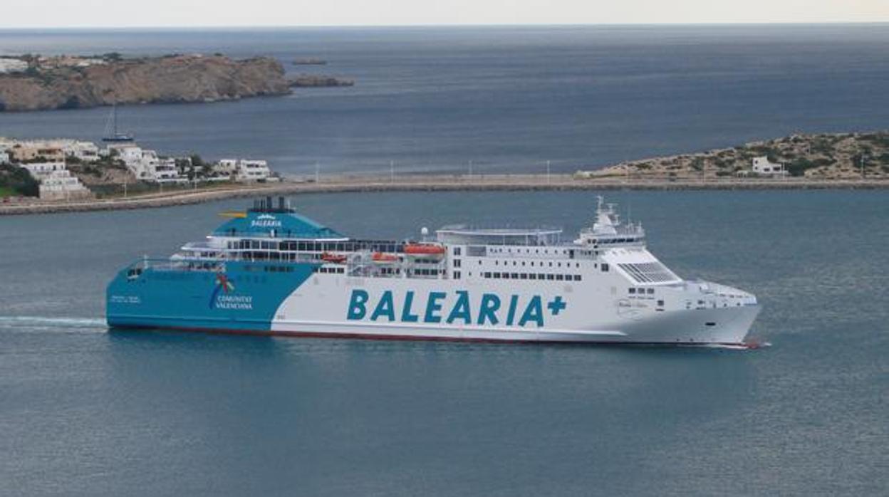 Balearia reduce al mínimo sus rotaciones en el Estrecho por poca actividad