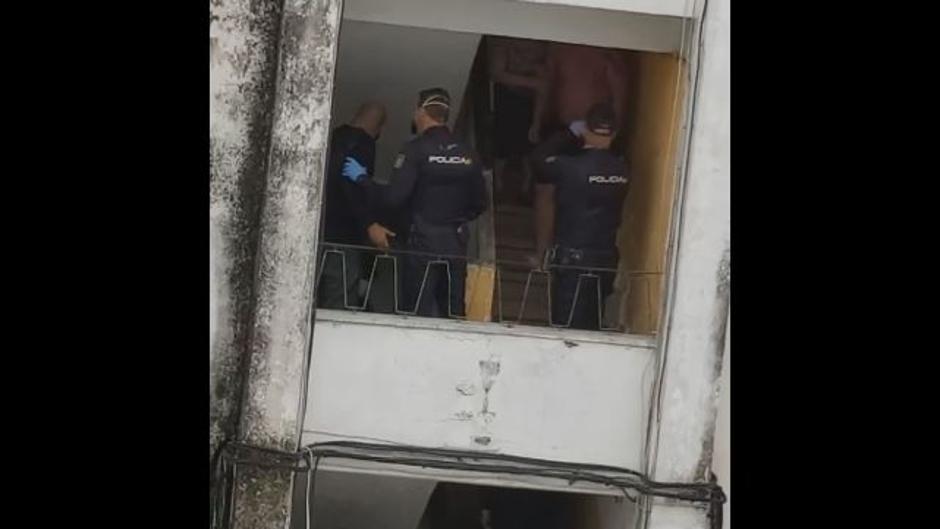 Un detenido en la barriada de Los Milagros de El Puerto por agredir a un policía