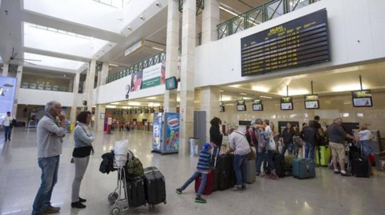 El aeropuerto de Jerez, completamente vacío