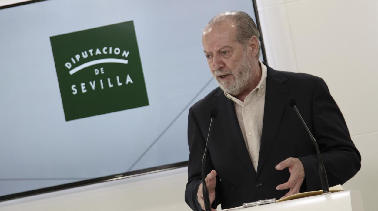 Rodríguez Villalobos, en una rueda de prensa en la Diputación