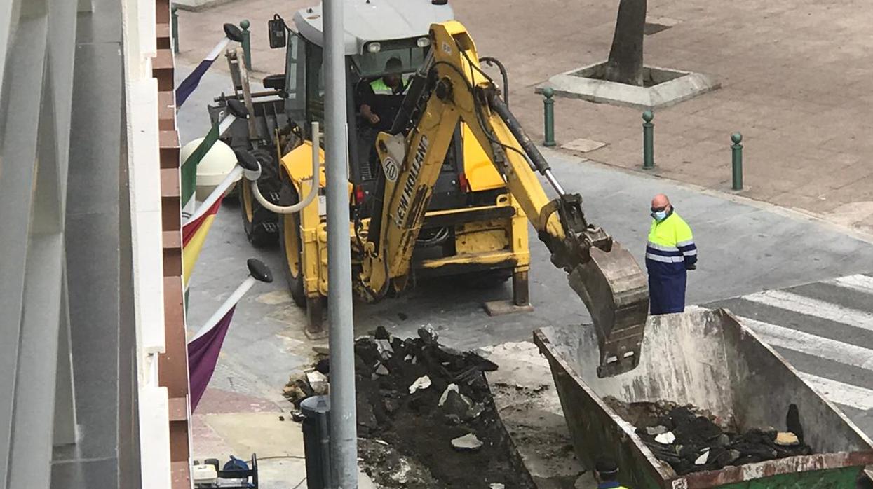 Obras reanudadas esta semana en el paseo marítimo de la capital.