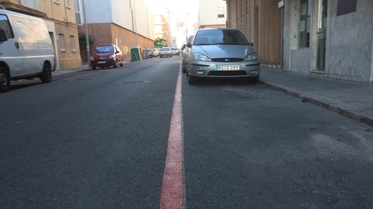 Los vecinos piden la implantación de la zona naranja en varias calles de la ciudad.