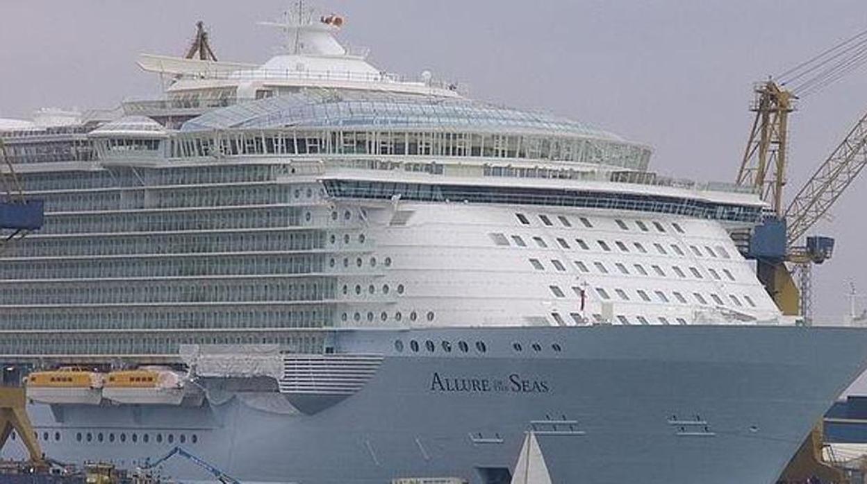 El buque &#039;Allure of the Seas&#039; finalmente entrará el día 21 en Navantia para ser reparado