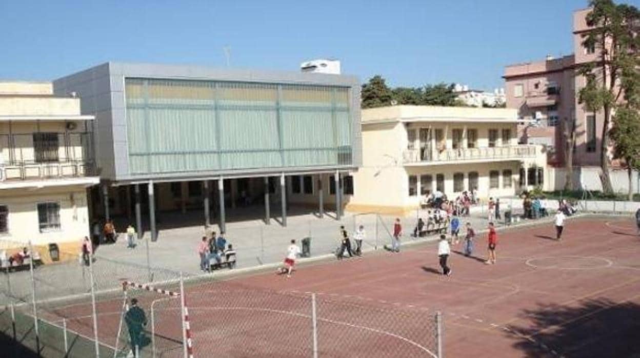 Los alumnos del colegio Institución Provincial Gaditana temen por su futuro en el centro