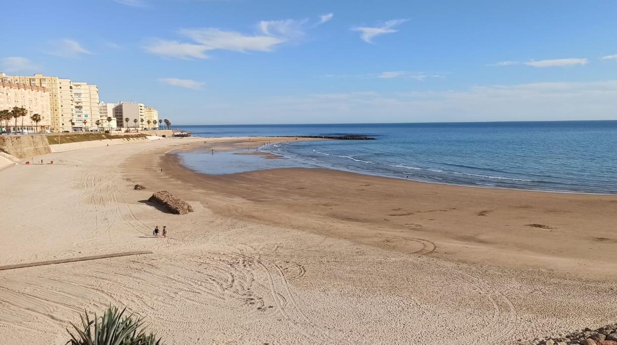 Cádiz y la provincia se preparan para abrir las playas el lunes si la Junta da luz verde