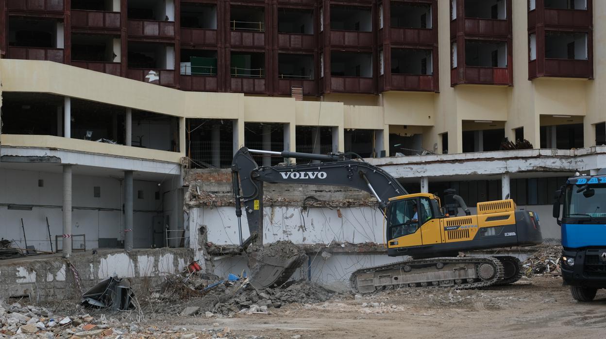 Las labores de desescombro se reanudarán en breve, según la empresa constructora.