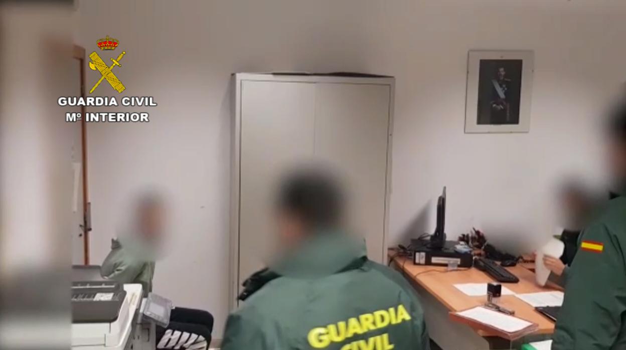 El detenido poco después de ser trasladado a dependencias del Instituto Armado