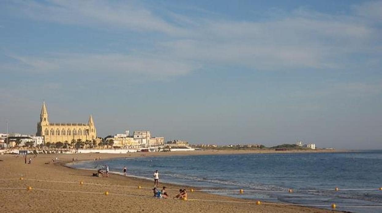 Chipiona permitirá el baño en sus playas a partir del lunes con el inicio de la Fase 2