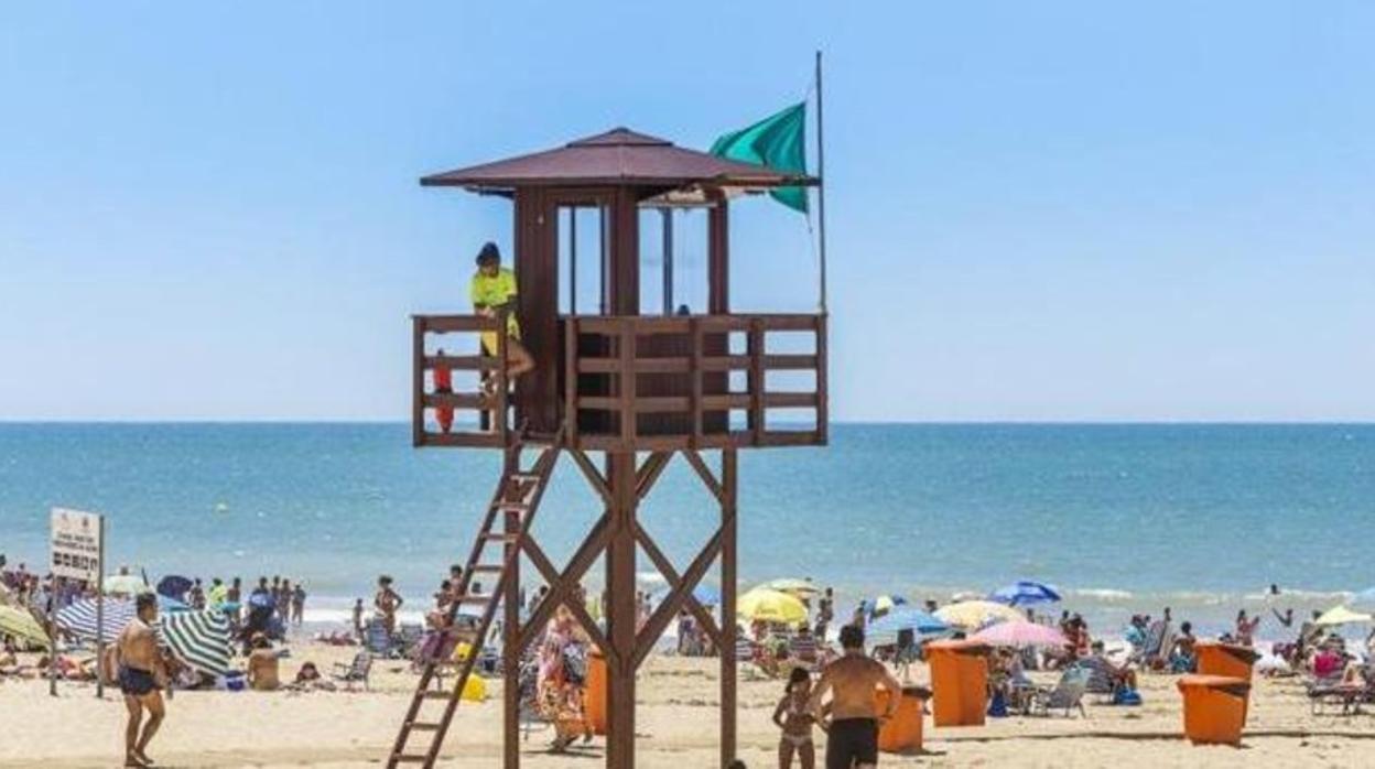 La temporada baja de playas se extenderá hasta el 15 de junio.