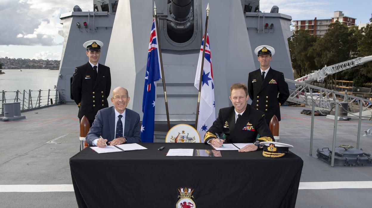 Momento de la firma del acuerdo entre Navantia y la Marina de Australia