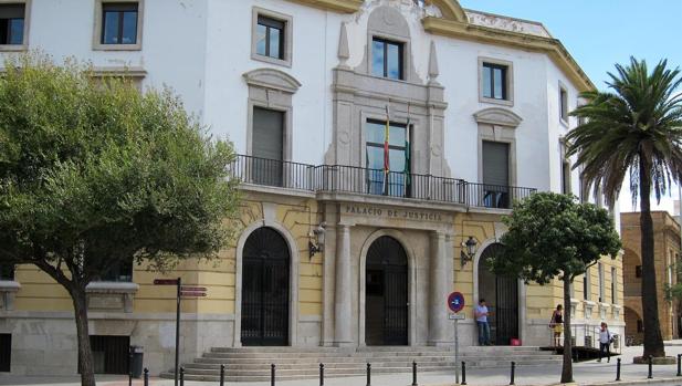 Ratifican los once años de cárcel para un padre que abusó sexualmente de su hija menor en Cádiz