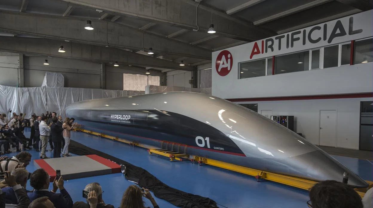 Presentación en El Puerto en octubre de 2018 del prototipo de tren del futuro cuya cápsula la desarrolló Airtificial