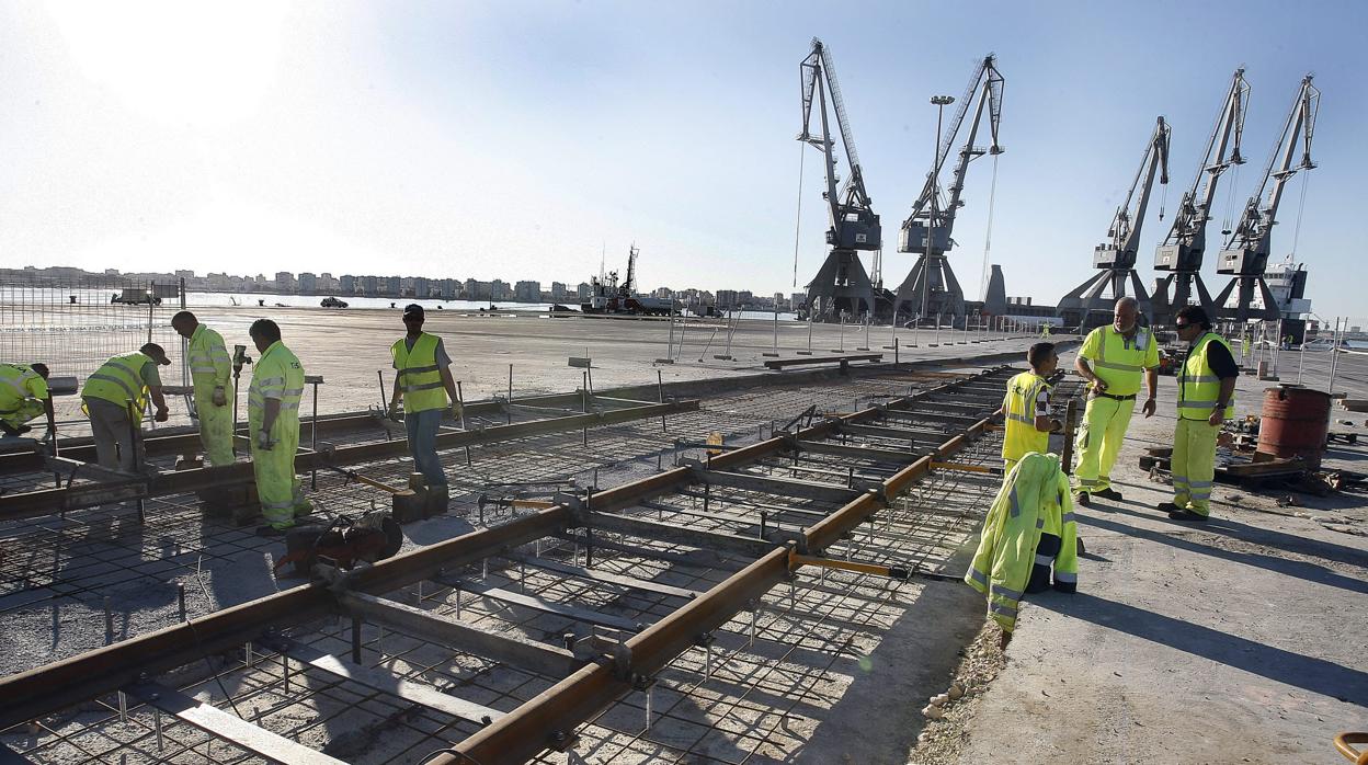 El puedto de Cádiz realizó la obra de los primeros 500 metros en 2008