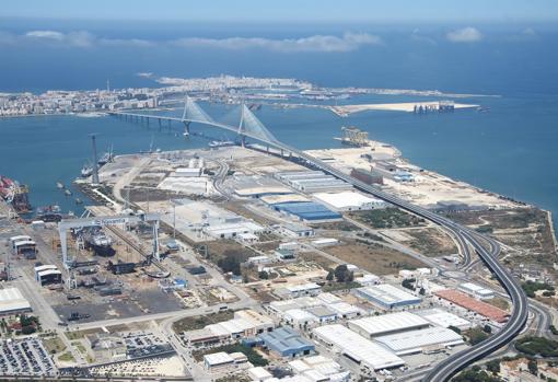 Vista aérea de Cádiz desde Puerto Real