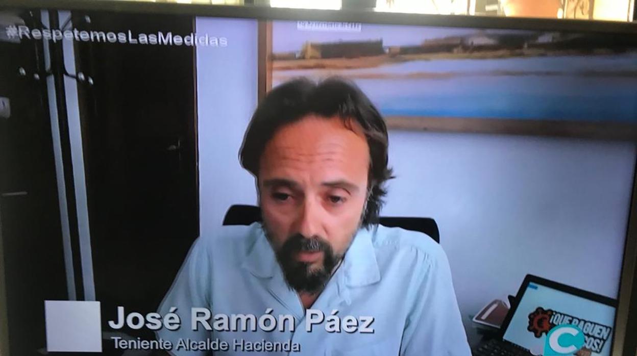 José Ramón Paez, concejal de Hacienda, durante elk pleno telemático de este viernes,