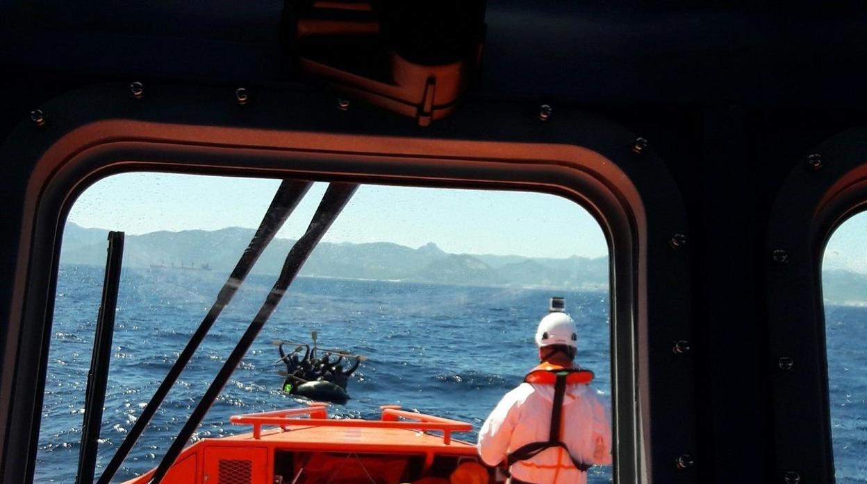 Rescatados cuatro magrebíes a seis millas del Cabo de Trafalgar