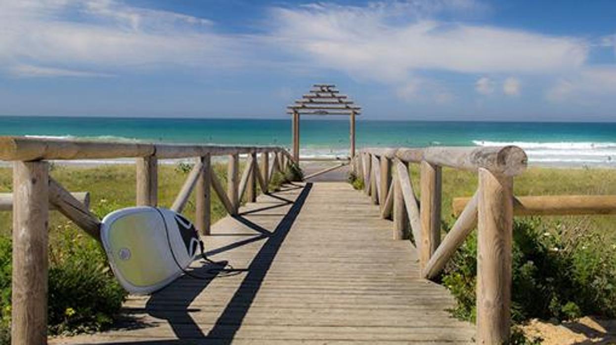 Acceso a la playa de El Palmar, en Vejer.