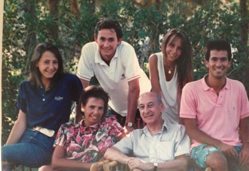 Benito con su familia en 1991