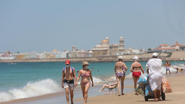 Cádiz, en alerta amarilla por calor y Levante