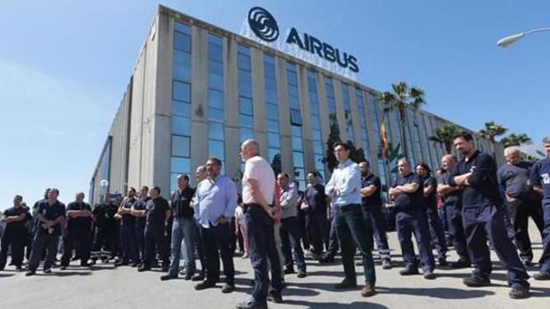 Los trabajadores de Airbus se manifiestan este jueves en Cádiz contra los despidos y en defensa del sector