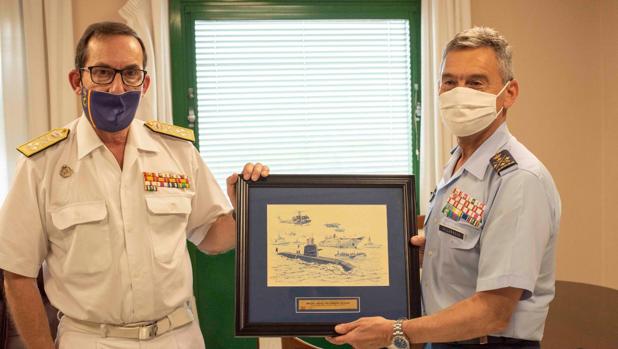 El JEMAD visita el cuartel general de la operación 'Atalanta' en Rota