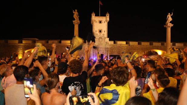 La celebración del ascenso del Cádiz CF escapa de un posible rebrote de coronavirus