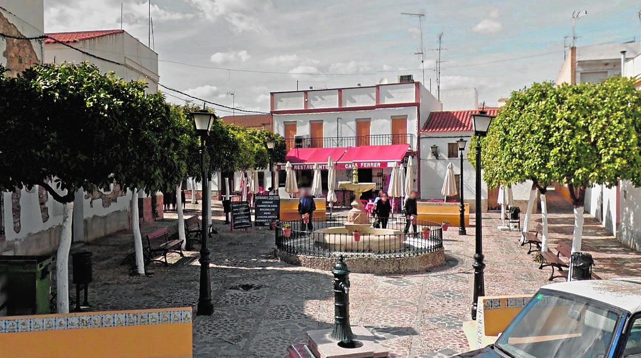 La fuente pública del Ronquillo está en la Plaza de España