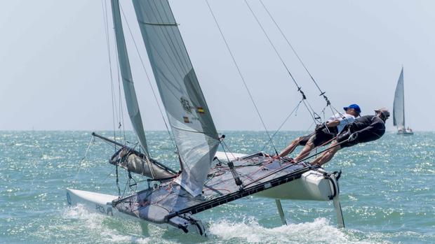 Mentidero: Campeonato de Andalucía de Catamarán en la Bahía de Cádiz